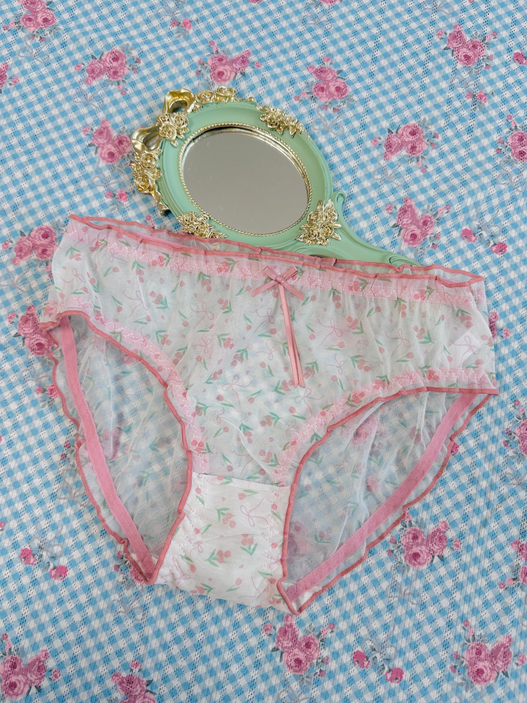 10/26 S Size coquette ruffle lace panties