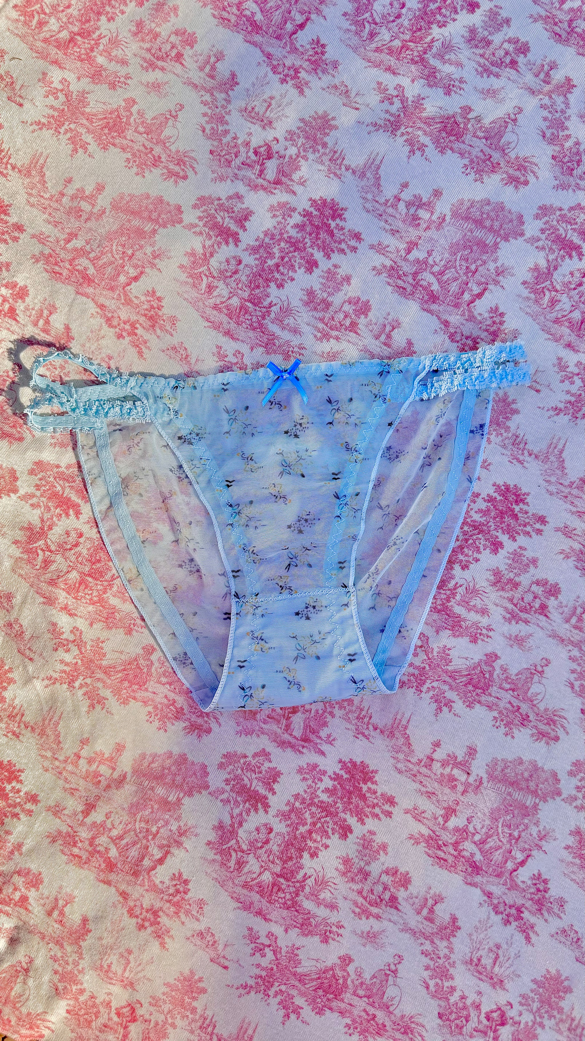 Small Size coquette ruffle lace panties