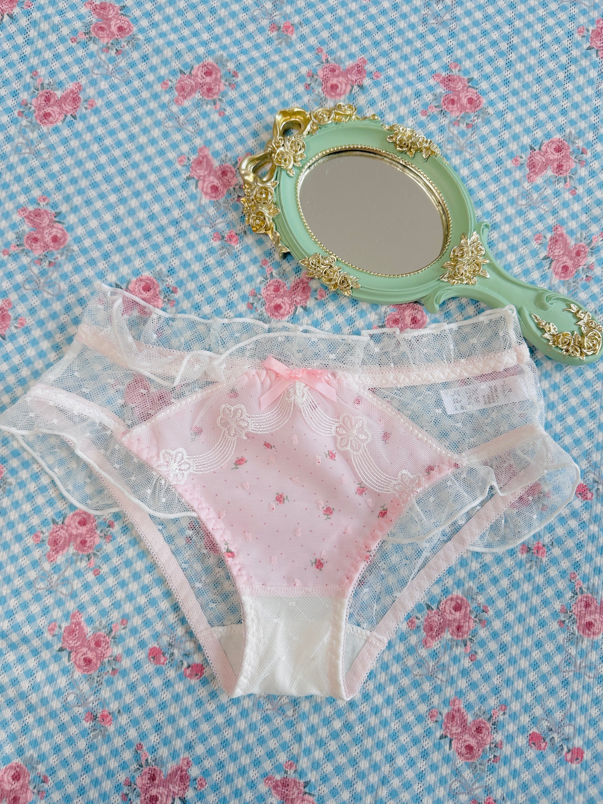 10/26 S Size coquette ruffle lace panties